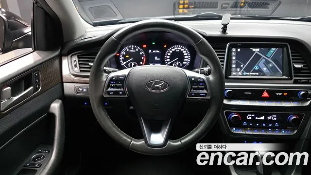 Hyundai Sonata 2018 — фото 19