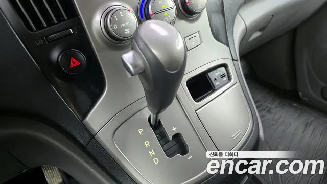 Hyundai Starex 2015 — фото 12