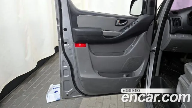 Hyundai Starex 2015 — фото 14