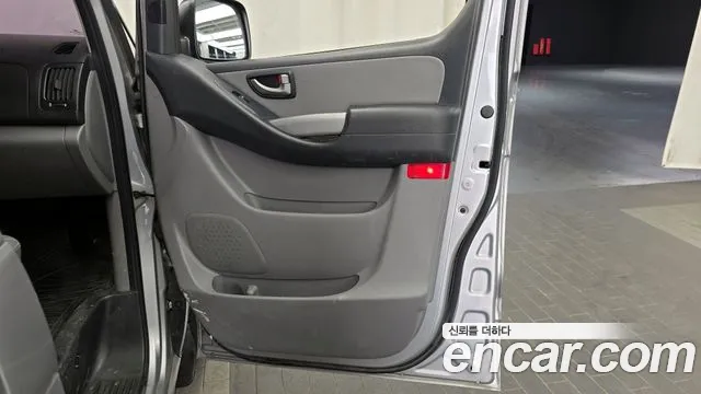 Hyundai Starex 2015 — фото 15