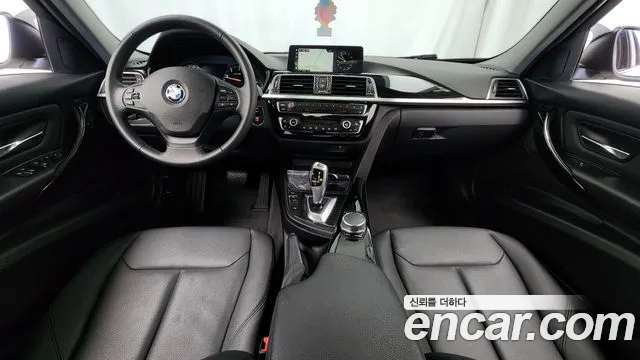 BMW 3-Series 2018 — фото 10