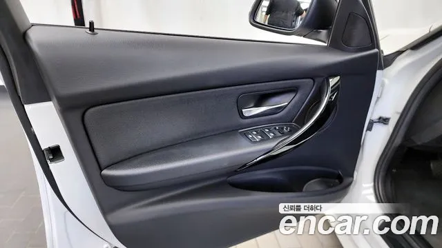 BMW 3-Series 2018 — фото 14