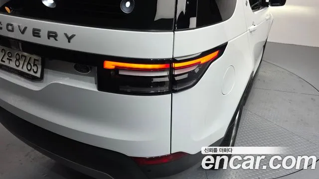 Land Rover Discovery 2020 — фото 9