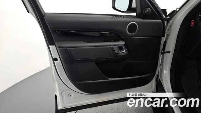 Land Rover Discovery 2020 — фото 14