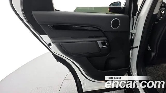 Land Rover Discovery 2020 — фото 15