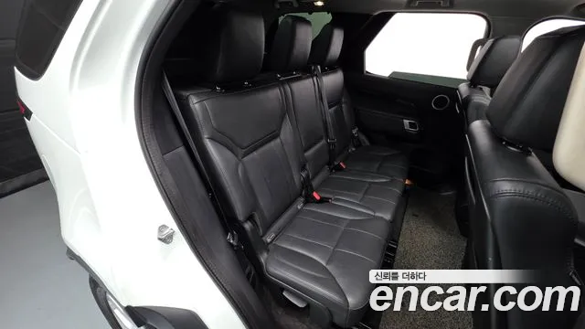 Land Rover Discovery 2020 — фото 16