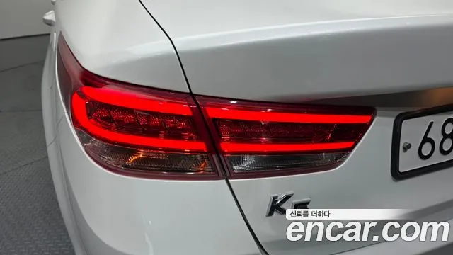 Kia K5 2018 — фото 9