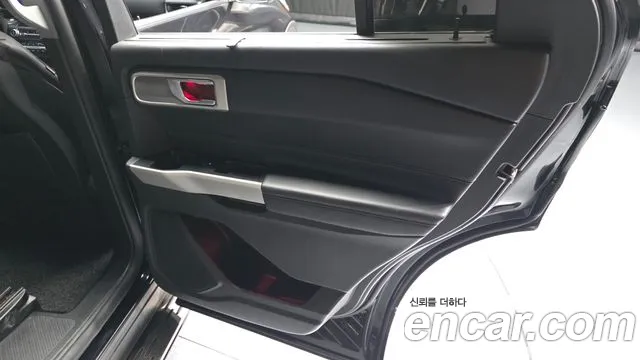 Ford Explorer 2020 — фото 15