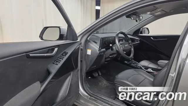 Kia Niro 2022 — фото 13