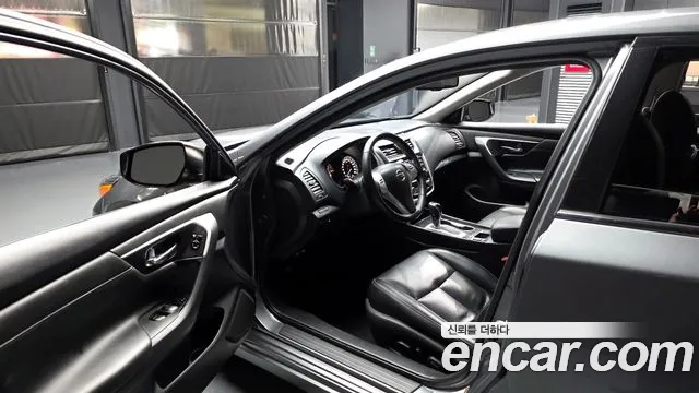 Nissan Altima 2018 — фото 13