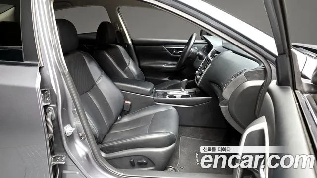 Nissan Altima 2018 — фото 18