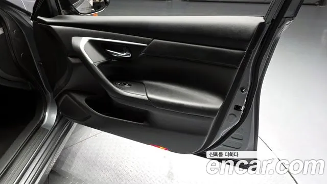 Nissan Altima 2018 — фото 14
