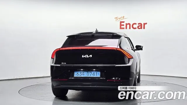 Kia EV6 2023 — фото 3