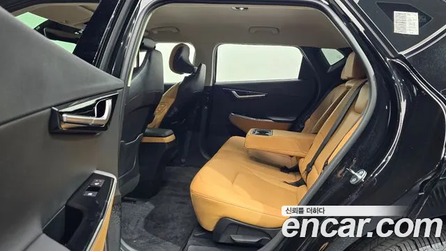 Kia EV6 2023 — фото 17