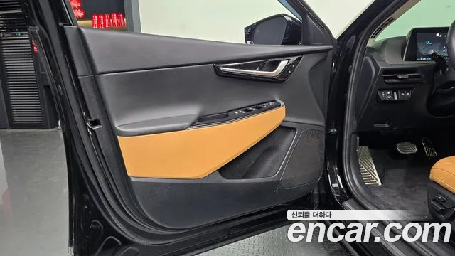 Kia EV6 2023 — фото 13