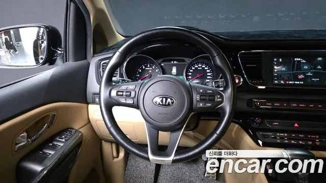Kia Canival 2019 — фото 19