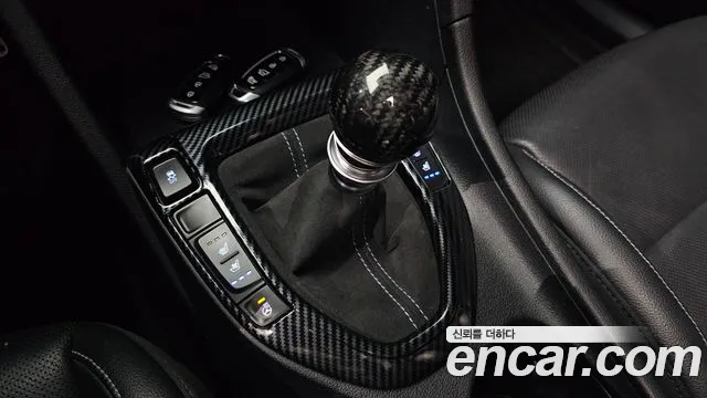 Hyundai Veloster 2019 — фото 12
