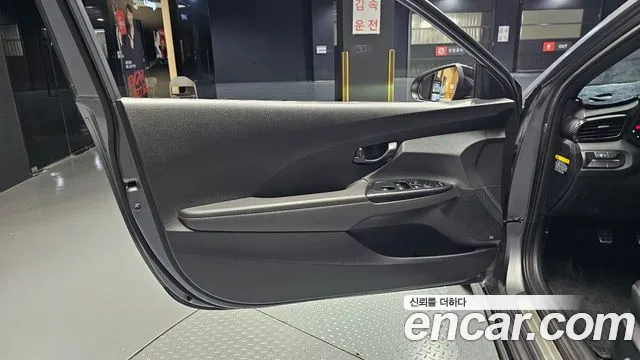 Hyundai Veloster 2019 — фото 14