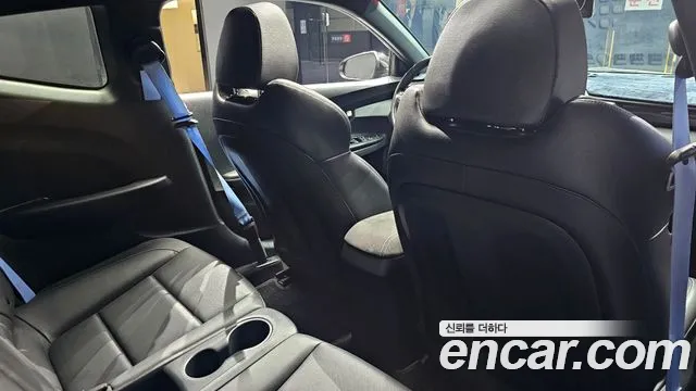 Hyundai Veloster 2019 — фото 16