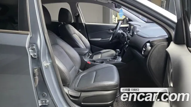 Hyundai Kona 2018 — фото 11