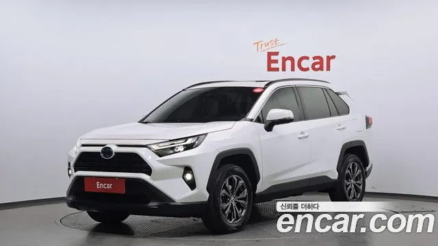 Toyota RAV4 2022 — фото 1
