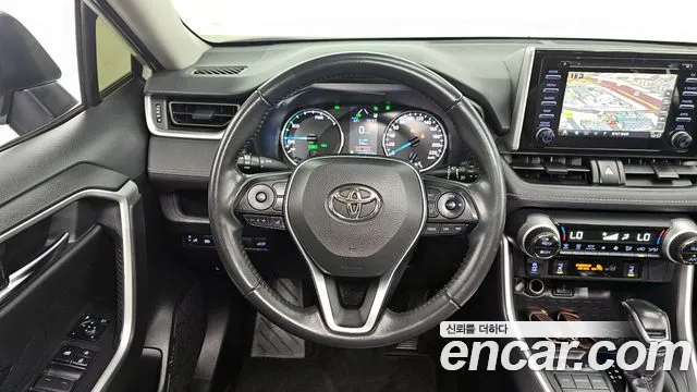 Toyota RAV4 2022 — фото 13