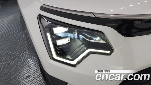 Kia Niro 2023 — фото 8