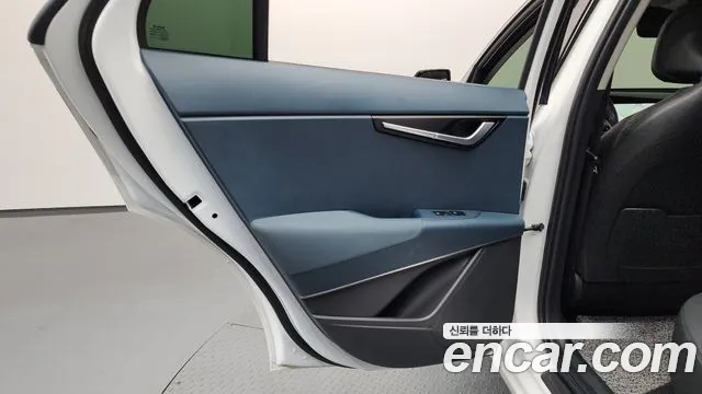 Kia Niro 2023 — фото 15