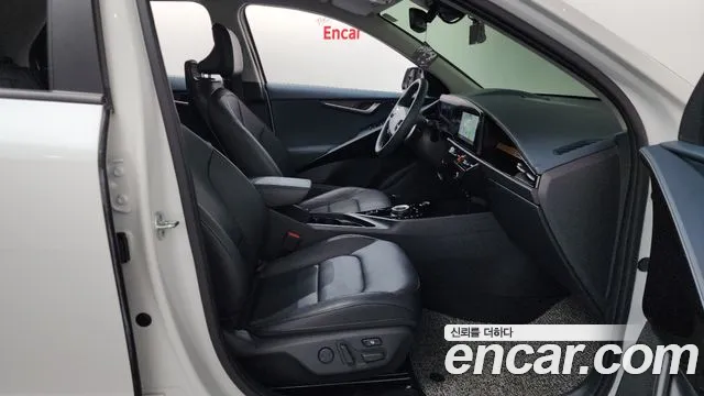 Kia Niro 2023 — фото 16