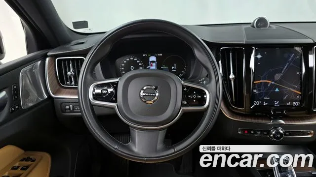 Volvo XC60 2021 — фото 20