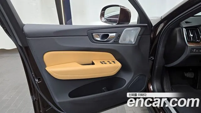 Volvo XC60 2021 — фото 14
