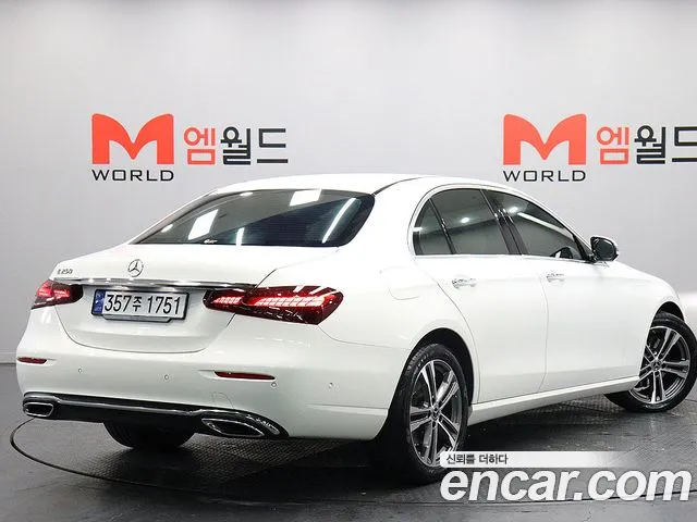 Mercedes-Benz E-Class 2023 — фото 2