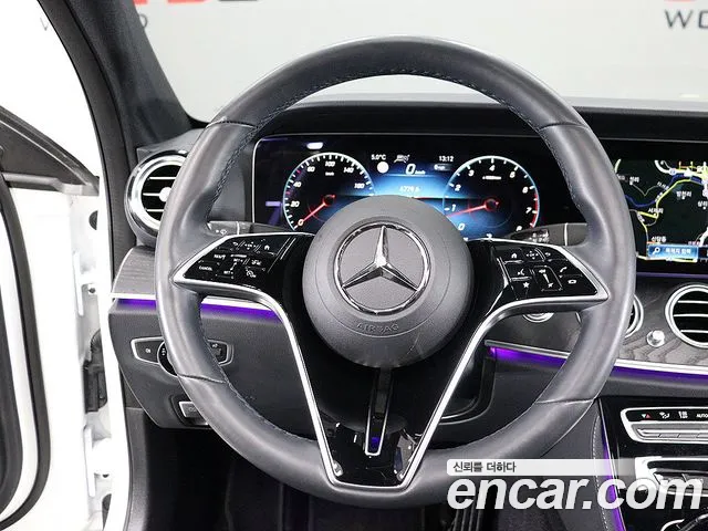 Mercedes-Benz E-Class 2023 — фото 9