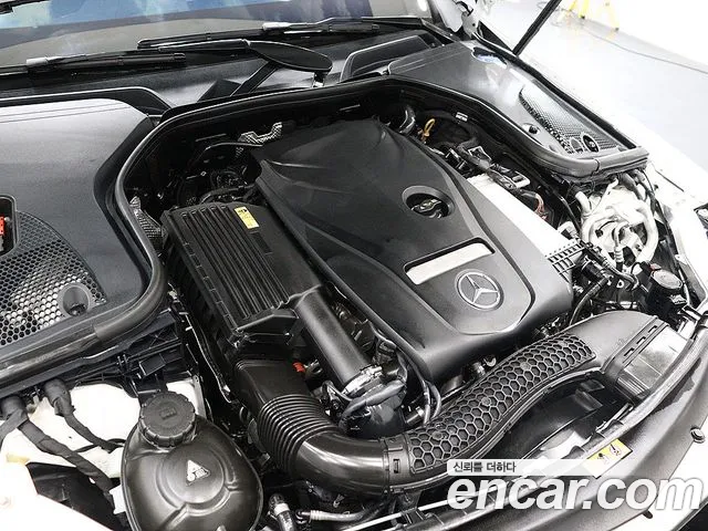 Mercedes-Benz E-Class 2023 — фото 13