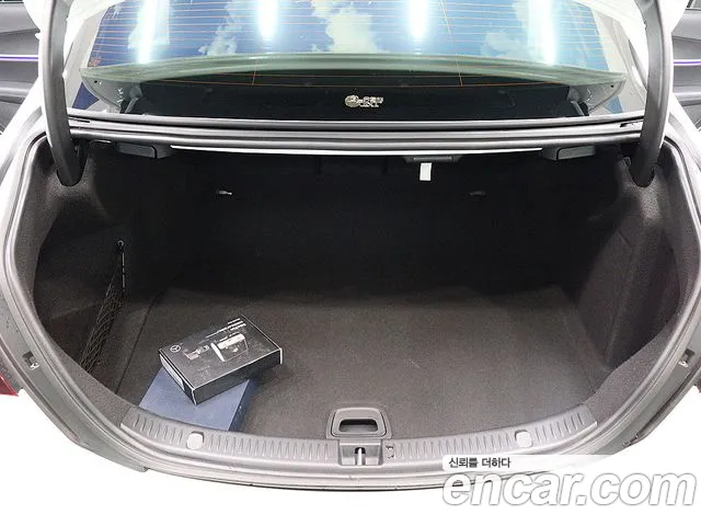 Mercedes-Benz E-Class 2023 — фото 15