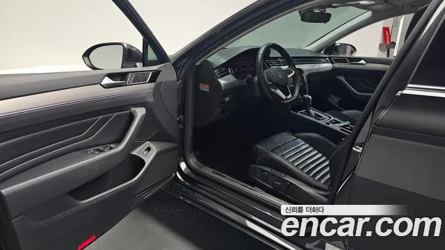 Volkswagen Passat 2022 — фото 12