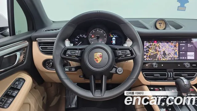Porsche Macan 2023 — фото 19