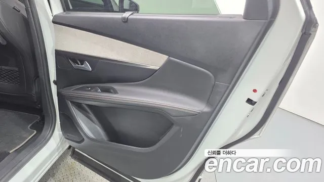 Peugeot 5008 2022 — фото 15