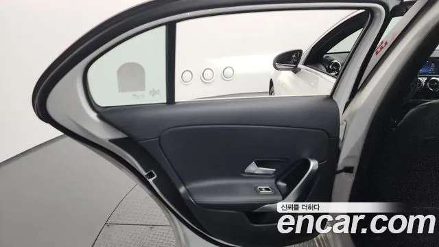 Mercedes-Benz A-Class 2025 — фото 15