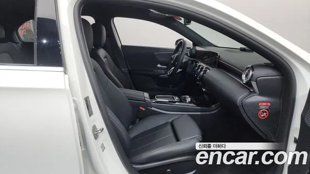 Mercedes-Benz A-Class 2025 — фото 16