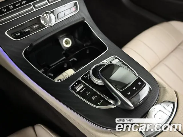 Mercedes-Benz E-Class 2018 — фото 17