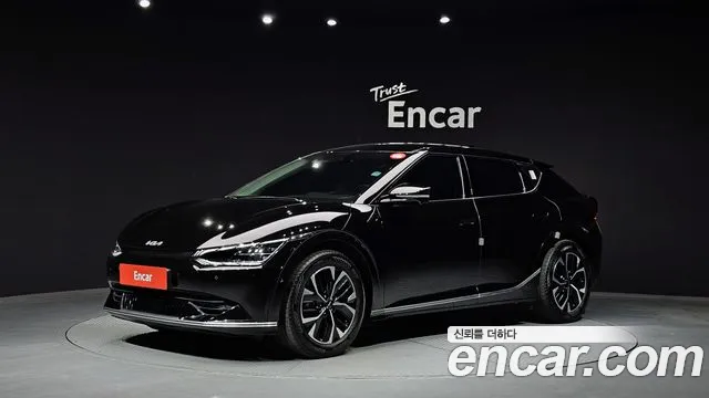 Kia EV6 2023 — фото 1