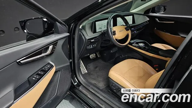 Kia EV6 2023 — фото 13