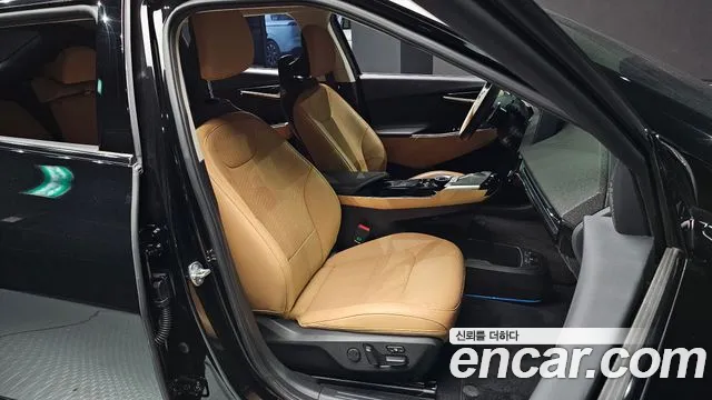 Kia EV6 2023 — фото 17