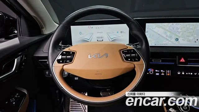Kia EV6 2023 — фото 19