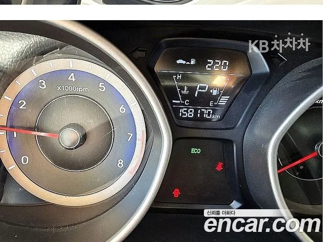Hyundai AVANTE 2014 — фото 10