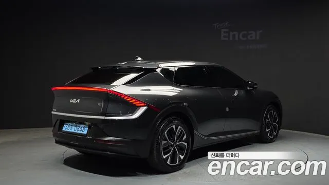 Kia EV6 2023 — фото 2