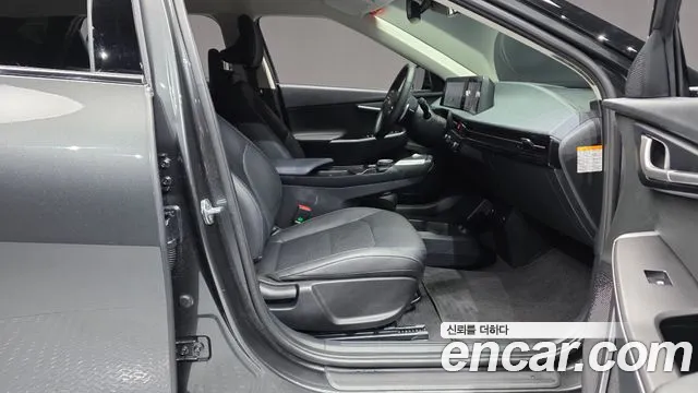 Kia EV6 2023 — фото 11