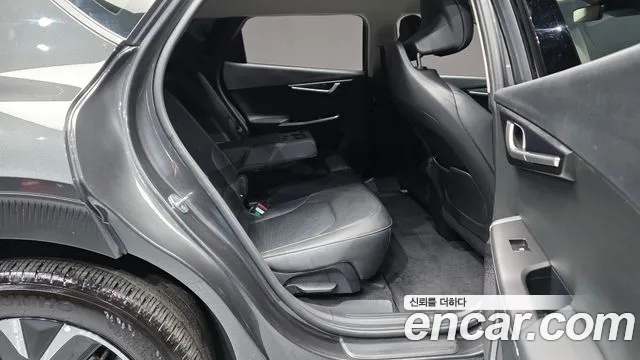 Kia EV6 2023 — фото 12
