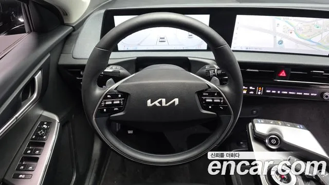 Kia EV6 2023 — фото 13
